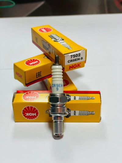 Лот: 17823624. Фото: 1. Свеча NGK CR9EH-9 7502. Запчасти