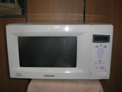 Лот: 3943503. Фото: 1. Микроволновка Samsung M1736NR. Микроволновки, мини-печи