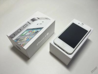 Лот: 8838801. Фото: 1. IPhone 4s 32GB White. Смартфоны