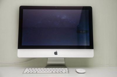 Лот: 10088989. Фото: 1. Apple iMac 21,5 дюймов, середина... Моноблоки