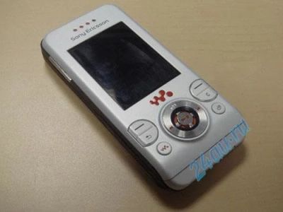 Лот: 714103. Фото: 1. Sony Ericsson W580i. + чехол и... Кнопочные мобильные телефоны