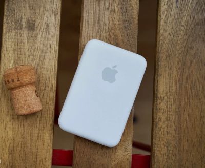 Лот: 18578889. Фото: 1. Повербанк Apple MagSafe. Аккумуляторы