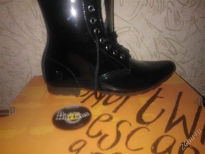 Лот: 2685328. Фото: 1. ботинки Dr. Martens. Ботинки, полуботинки