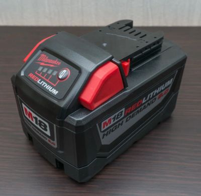 Лот: 10635159. Фото: 1. Аккумулятор Milwaukee M18 9Ач. Электроинструмент
