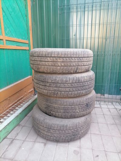 Лот: 19040747. Фото: 1. Шины Bridgestone 205/65 R15. Шины