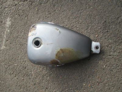 Лот: 10222386. Фото: 1. Топливный бак на мотоцикл Honda... Запчасти