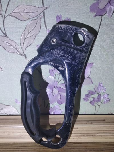 Лот: 12306205. Фото: 1. Жумар Petzl Ascension Black. Альпинизм и скалолазание