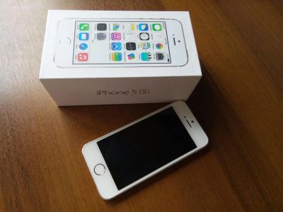 Лот: 10353612. Фото: 1. Apple iPhone 5S 16Gb Gold. Смартфоны