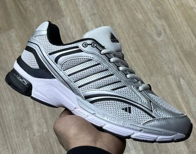 Лот: 20013405. Фото: 1. Кроссовки Adidas Spiritain 2000. Кеды, кроссовки, слипоны