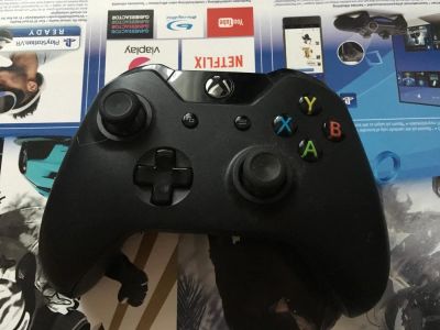 Лот: 9593972. Фото: 1. Джойстик для Xbox one. Аксессуары для игровых приставок, консолей, геймпады