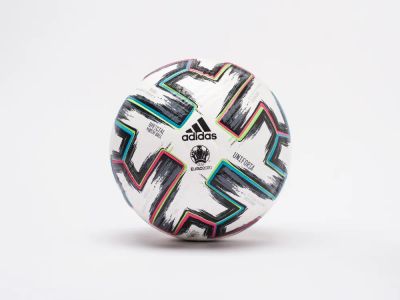 Лот: 24979611. Фото: 1. Футбольный мяч Adidas. Мячи, ракетки, шайбы, клюшки