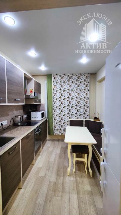 Лот: 20984642. Фото: 1. Квартира в районе школы "Универс... Квартиры, студии