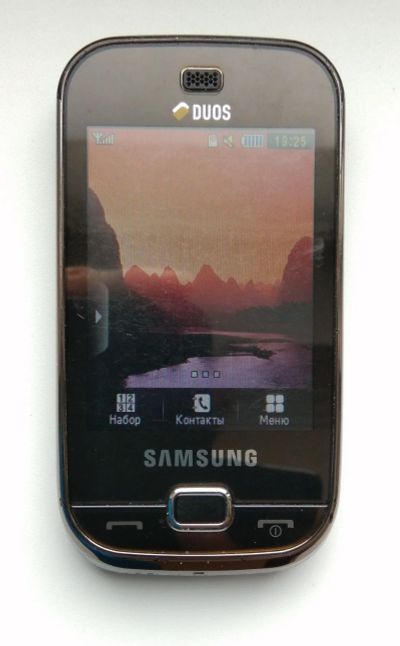 Лот: 17109975. Фото: 1. Сотовый телефон Samsung GT-B5722... Кнопочные мобильные телефоны