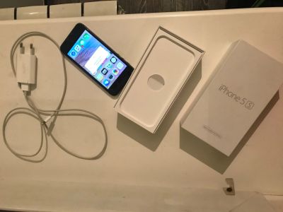 Лот: 15000788. Фото: 1. iPhone 5S 16gb. Смартфоны