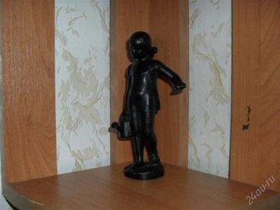Лот: 1356868. Фото: 1. девочка с лейкой куса. Скульптуры