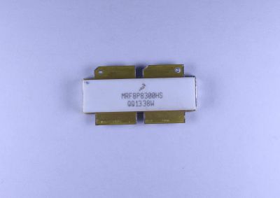 Лот: 12071134. Фото: 1. Мощный ВЧ транзистор MRF8P8300HS. Транзисторы