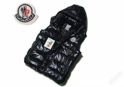 Лот: 1246169. Фото: 1. Moncler жилет. Верхняя одежда