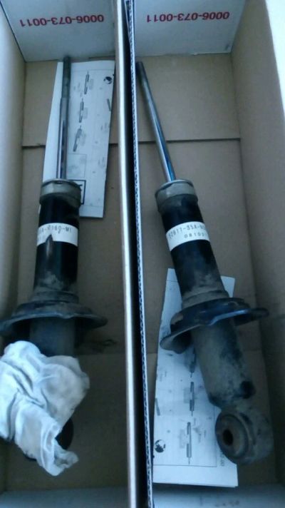 Лот: 11159749. Фото: 1. Стойки задние Honda Civic ES1. Ходовая, подвеска, рулевое управление