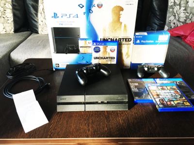 Лот: 7578950. Фото: 1. Sony PlayStation 4 (1tb)+ 2джоя... Игровые приставки, консоли