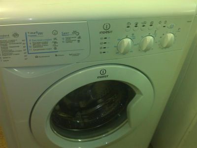 Лот: 3316332. Фото: 1. Стиральная машина Indesit WIUL... Стиральные машины