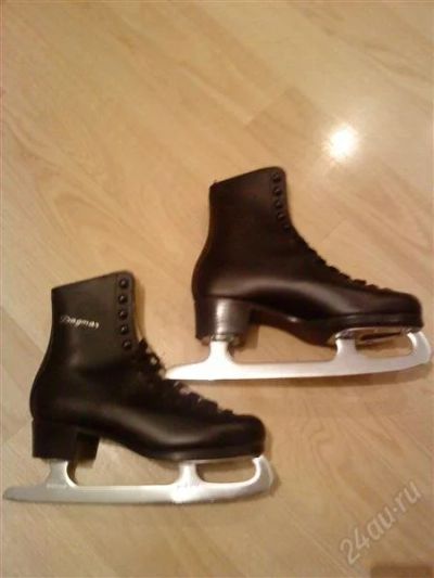 Лот: 1430074. Фото: 1. Фигурные коньки Botas 38 black. Коньки