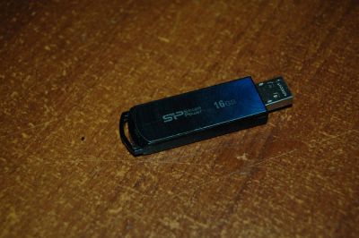 Лот: 6768779. Фото: 1. SP Silicon Power 16 GB. USB-флеш карты