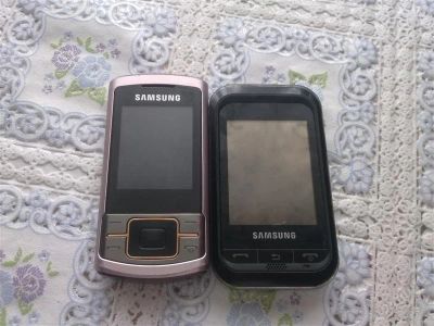 Лот: 2567315. Фото: 1. Продам два samsunga одним лотом... Кнопочные мобильные телефоны