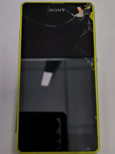 Лот: 22453935. Фото: 1. №1776 . Смартфон Sony Xperia Z1... Смартфоны