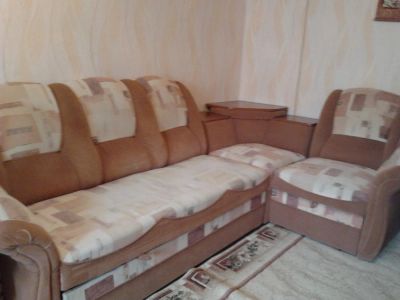Лот: 6105423. Фото: 1. угловой диван с креслом. Диваны