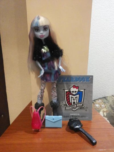 Лот: 4863168. Фото: 1. Кукла Monster High Эбби Боминейбл... Куклы и аксессуары