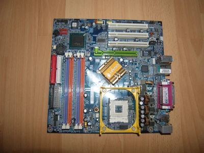 Лот: 3355421. Фото: 1. GigaByte GA-8ig1000mk. Материнские платы