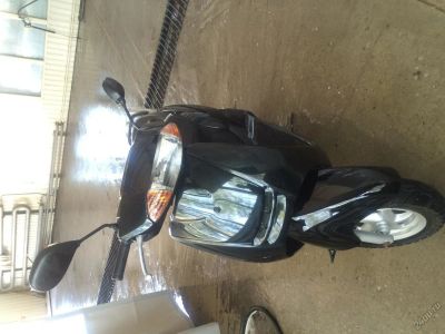 Лот: 5688460. Фото: 1. Мопед Honda Lead 100. Мотороллеры, мопеды