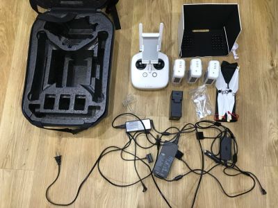 Лот: 10315439. Фото: 1. DJI Phantom 3 пульт и зарядное. Квадрокоптеры