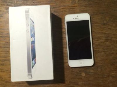 Лот: 6896423. Фото: 1. Apple iPhone 5 16gb White. Смартфоны