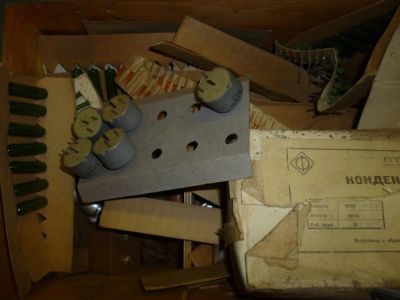 Лот: 10292815. Фото: 1. ящик с конденсаторами. Конденсаторы