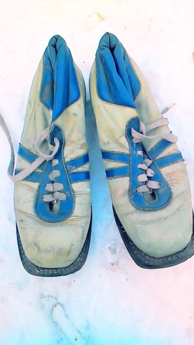 Лот: 12615593. Фото: 1. Ботинки лыжные советские кожаные... Лыжи