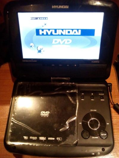 Лот: 11232319. Фото: 1. Портативный DVD плеер Hyundai... DVD, Blu-Ray плееры