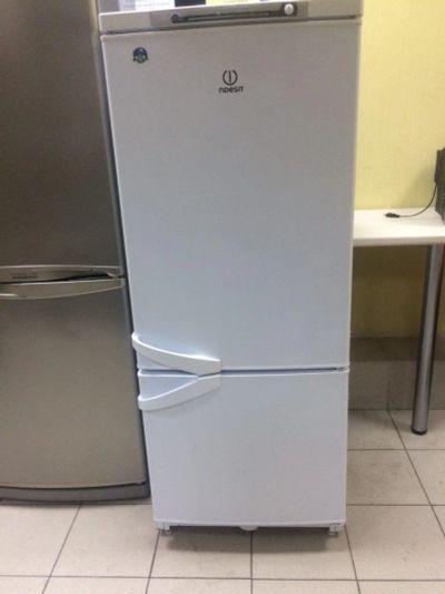 Лот: 12127351. Фото: 1. Холодильник Indesit SB 150-2... Холодильники, морозильные камеры