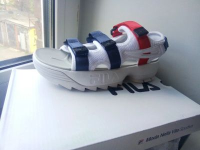 Лот: 11801296. Фото: 1. Сандалии Fila Disraptor. Сандалии