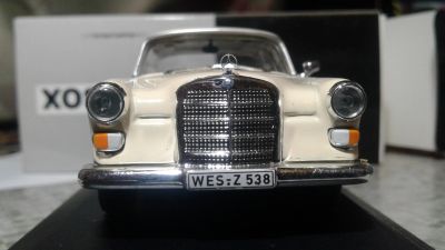 Лот: 17279517. Фото: 1. Автомодель Mersedes w110. Автомоделизм