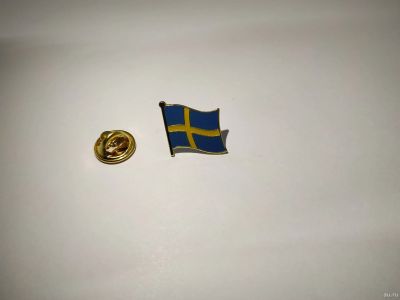 Лот: 13818974. Фото: 1. Флаг Швеции, значек для одежды... Флаги, гербы