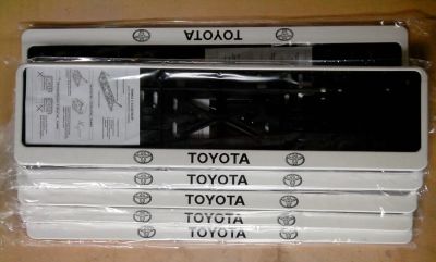 Лот: 7581167. Фото: 1. Рамка номера с защелкой Toyota... Детали тюнинга
