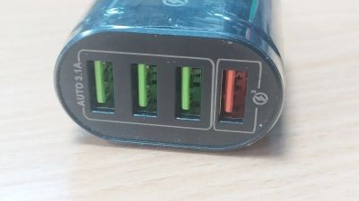 Лот: 24419186. Фото: 1. Устройство зарядное Uslion 4 USB... Зарядные устройства, блоки питания, адаптеры сетевые для смартфонов