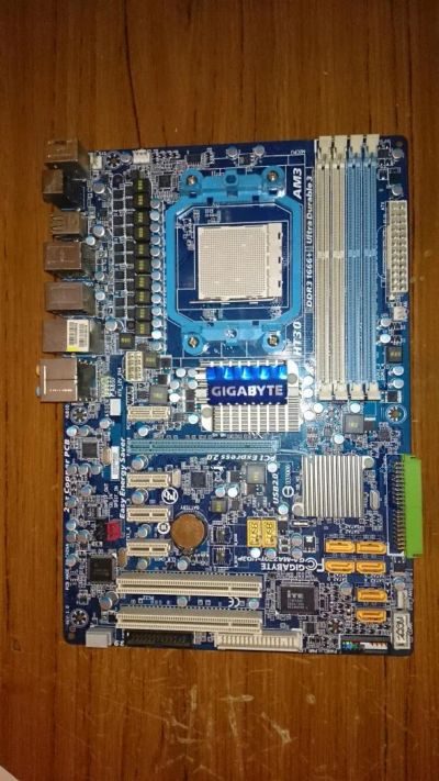 Лот: 8890550. Фото: 1. Gigabyte GA-MA770T-UD3. Материнские платы