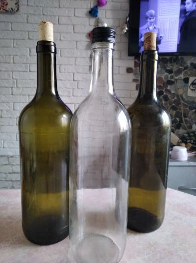Лот: 19964457. Фото: 1. Три 1-литровые бутыли из стекла. Контейнеры, банки