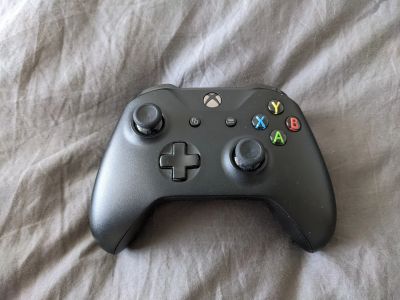 Лот: 18770674. Фото: 1. Геймпад, джойстик xbox. Аксессуары для игровых приставок, консолей, геймпады