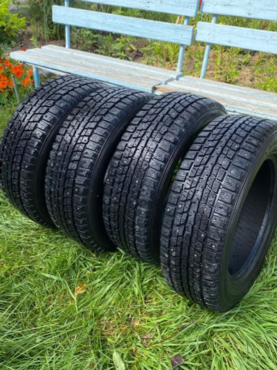 Лот: 19377333. Фото: 1. Dunlop SP Winter Ice 01 185/65... Шины
