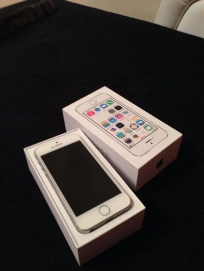 Лот: 3951654. Фото: 1. iPhone 5S 16Gb белый A1533. Смартфоны