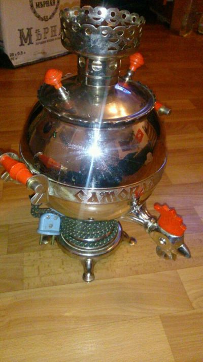 Самовар кипит