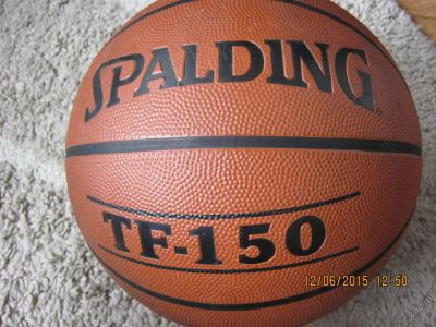 Лот: 4895684. Фото: 1. Мяч баскетбольный Spalding TF-150. Мячи, ракетки, шайбы, клюшки